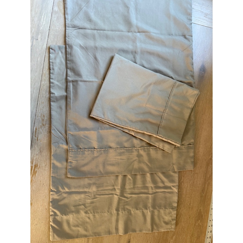 Serta Standard Queen Pillowcase Set of 2 Taupe Gray 100% Polyester Bedding